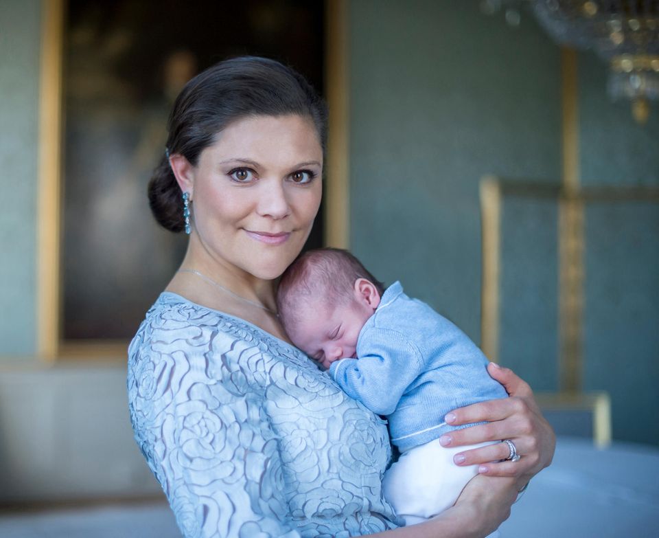 Prinzessin Estelle und Prinz Oscar von Schweden offizielle Fotos