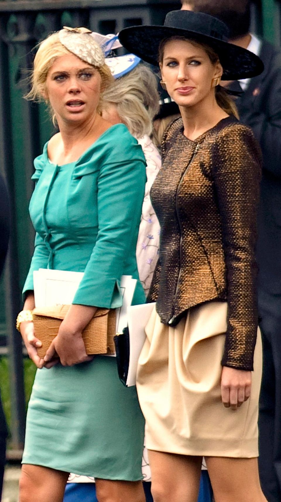 Prinz Harry zwischen zwei Frauen
