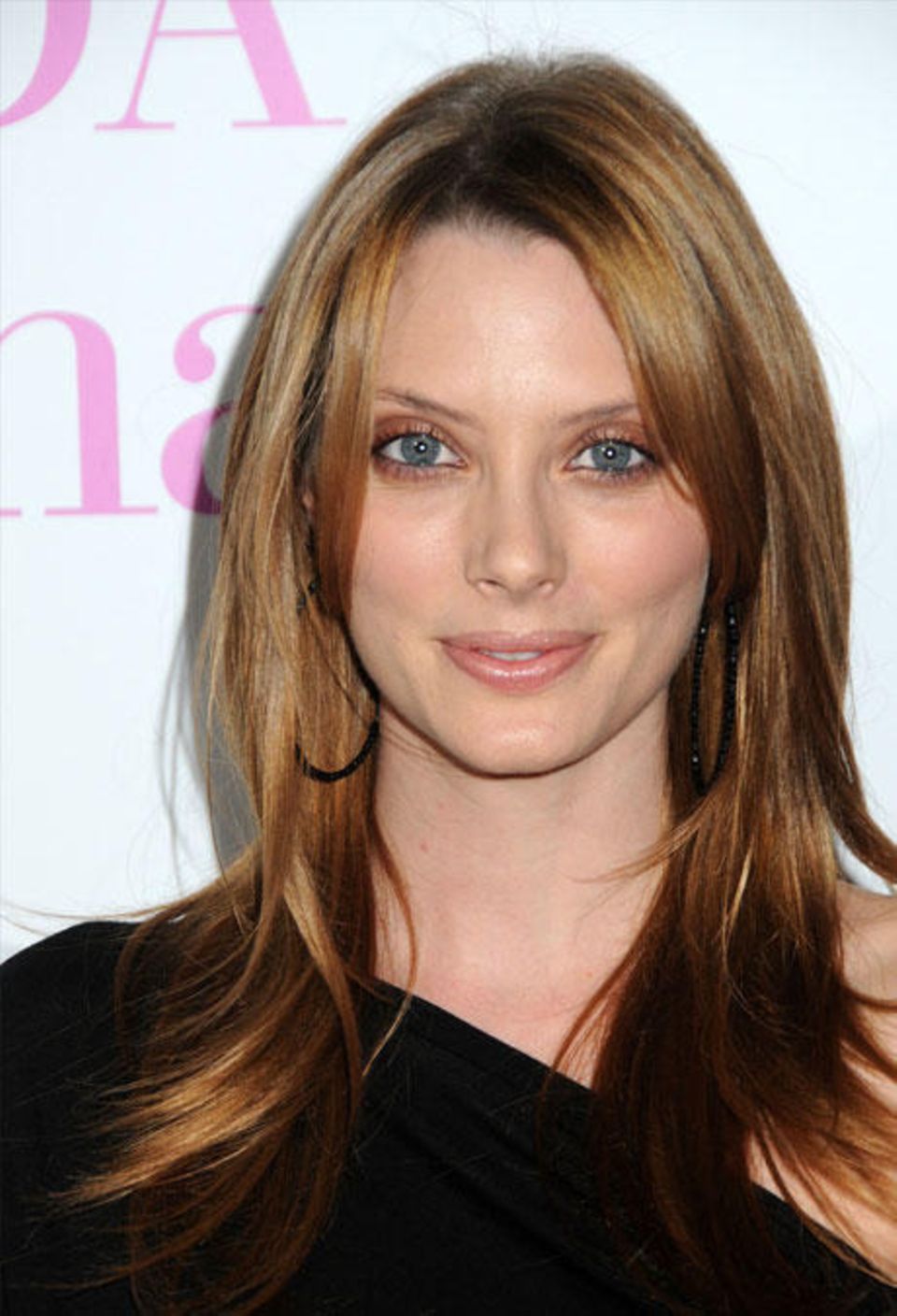 Alle Infos & News zu April Bowlby | VIP.de