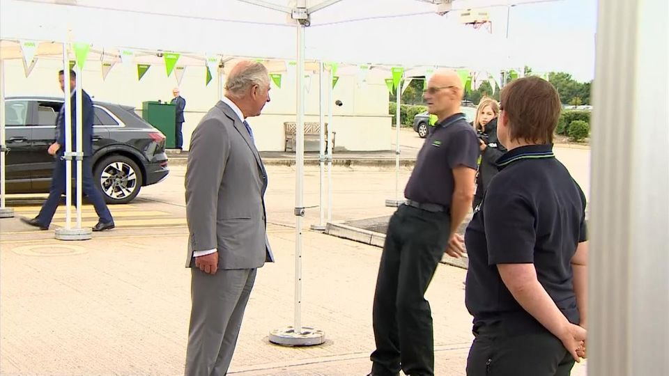 Prinz Charles völlig hilflos