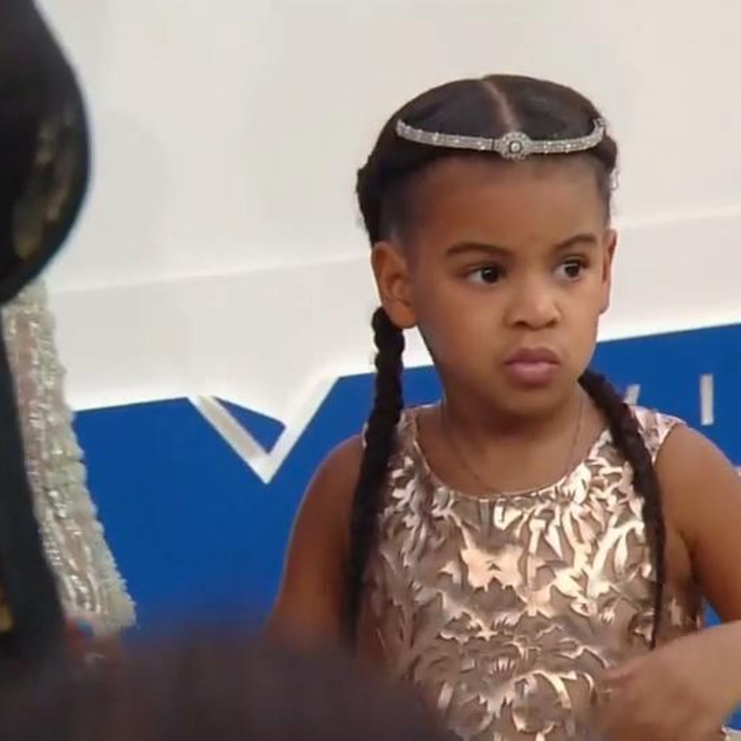 Tochter von Beyoncé und Jay-Z: Blue Ivy ganz erwachsen | Video | Strickmützen