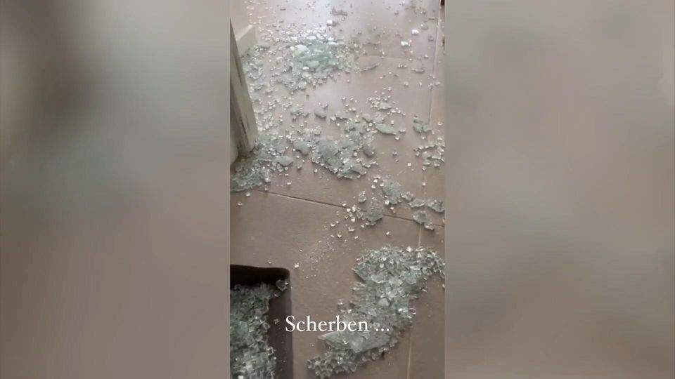 Hoffentlich bringt's Glück Beim Umzug von Jessica & Johannes Haller gibt es Scherben