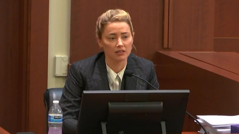 Neue Details im Kreuzverhör Amber Heard hat Johnny Depp geschlagen