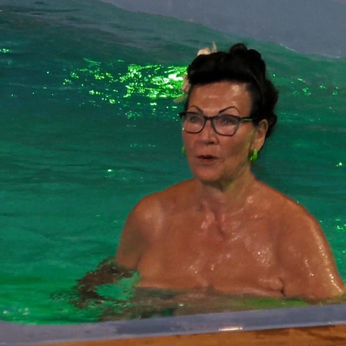 uschi nackt : Uschi Hopf zeigt ungewollt ALLES von  sich | Video | VIP.de