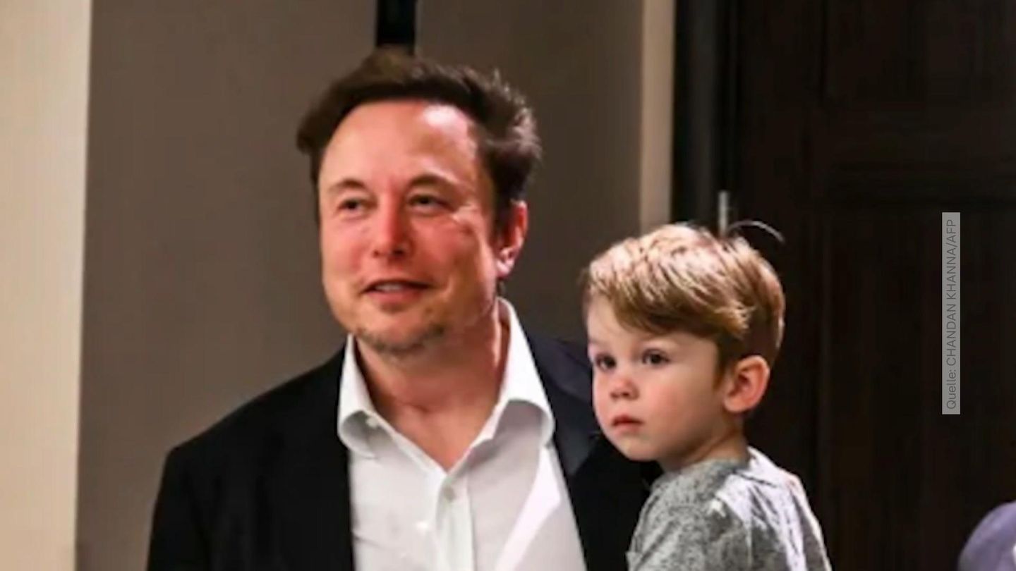 Süßer Mini Elon Elon Musk Seltener Auftritt mit seinem Sohn X Æ A XII