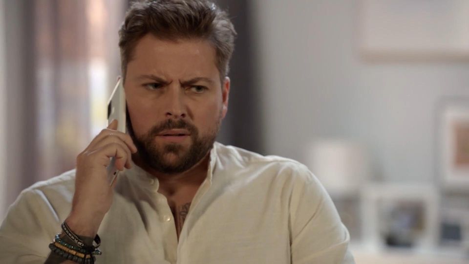 GZSZ-Wochenvorschau Teil 1: John bekommt einen schlimmen Anruf | Video |  VIP.de