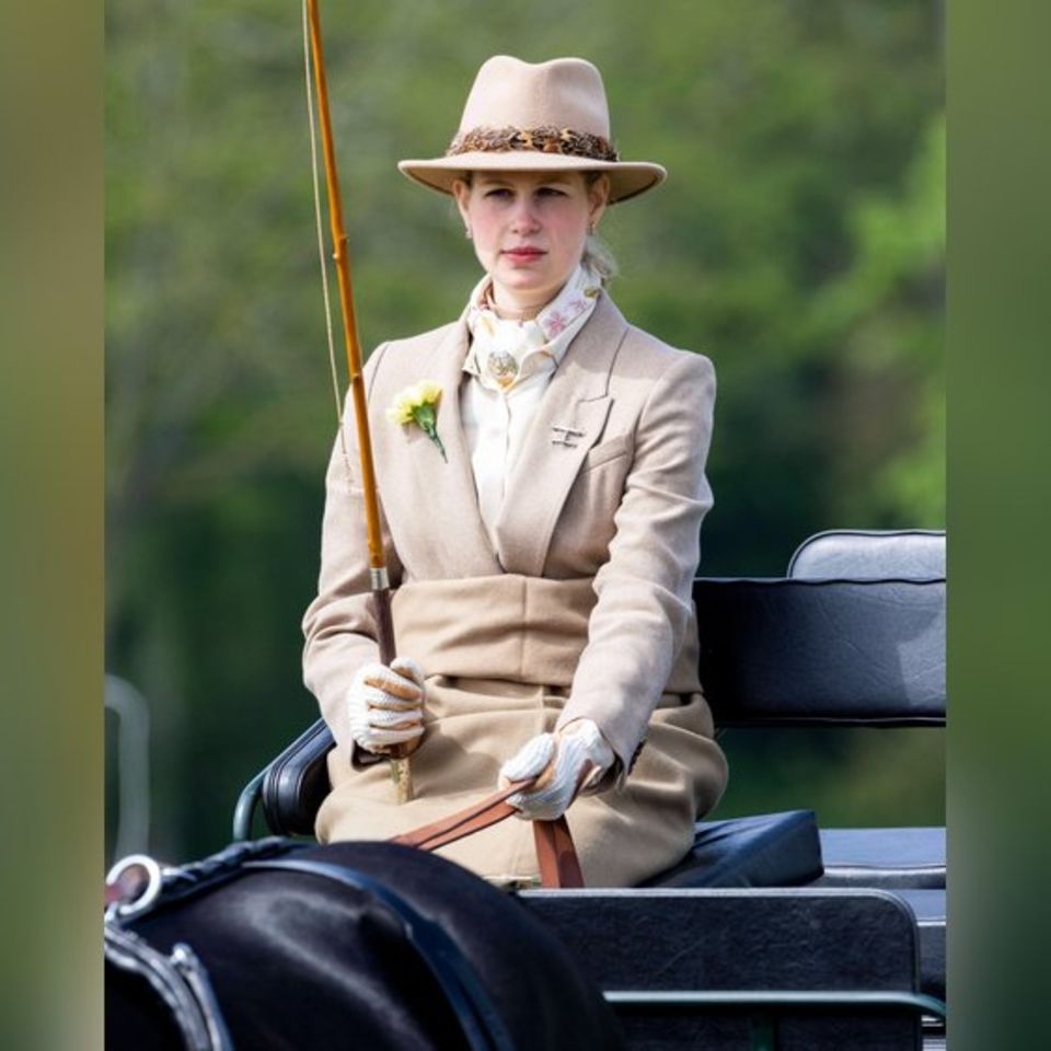Charles' Nichte Lady Louise: Eleganter Auftritt auf dem Kutschbock