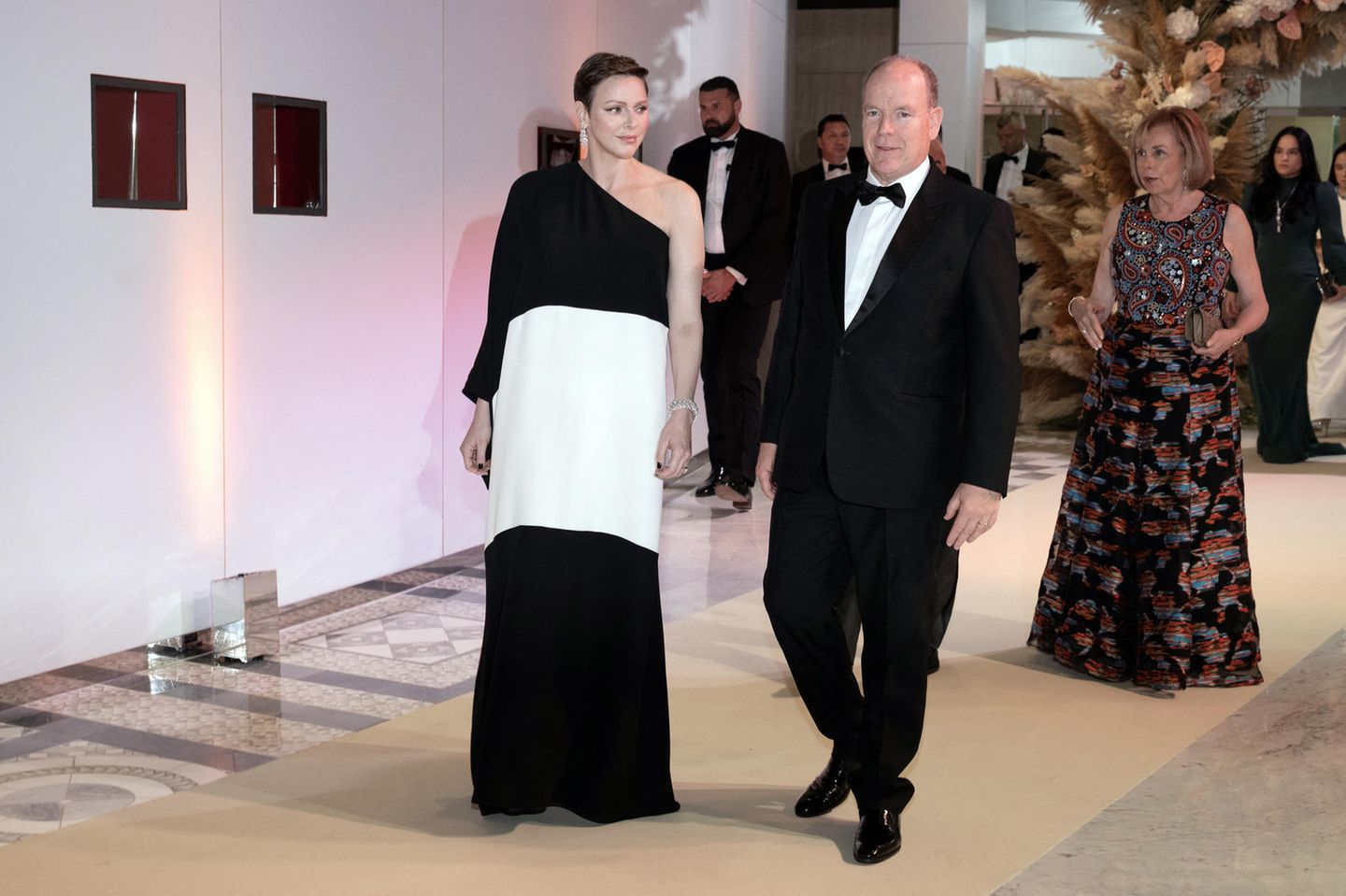 Charlène von Monaco und Fürst Albert II. machten sich für das Galadinner schick.
