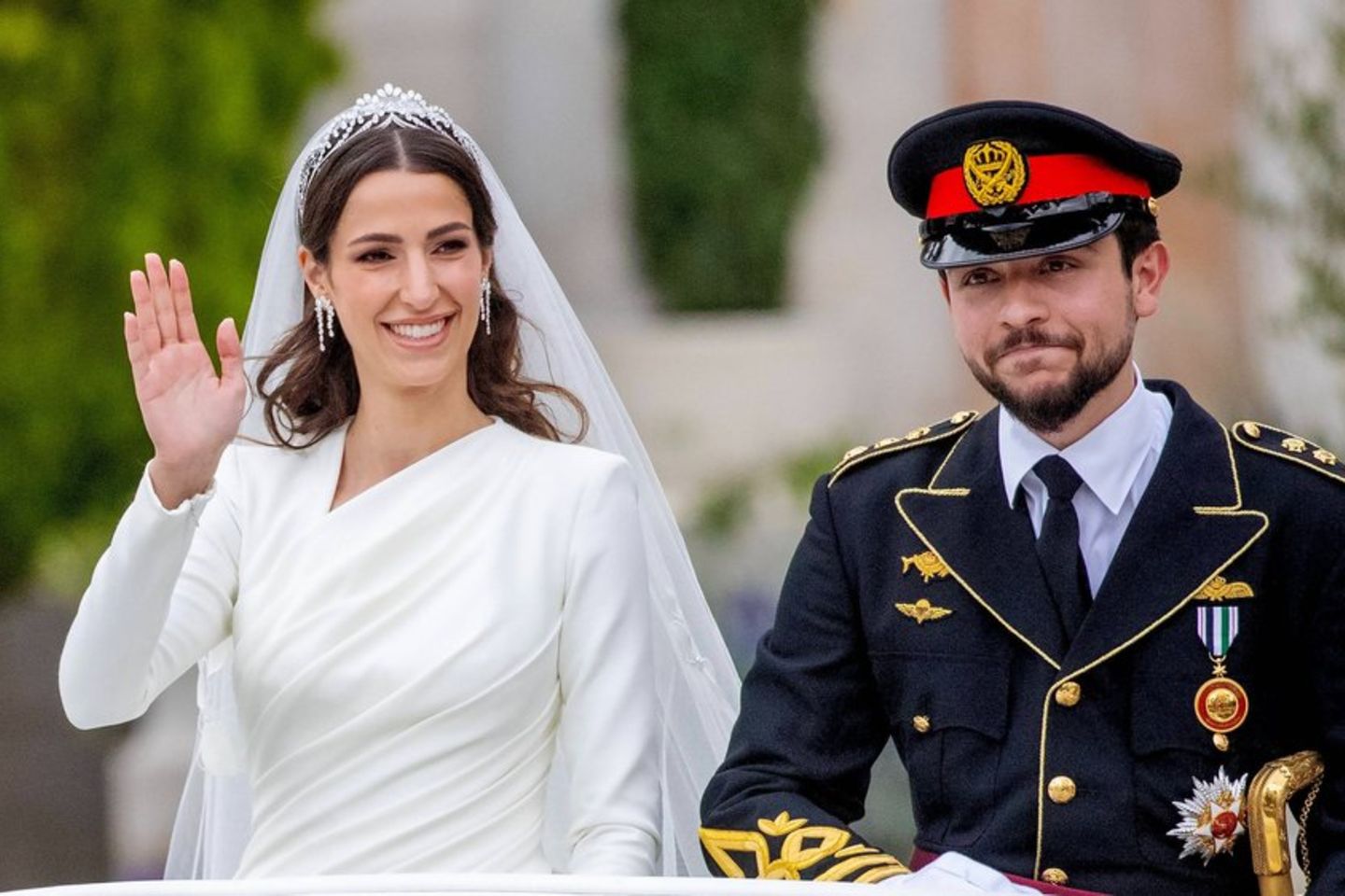 Märchenhochzeit in Jordanien: Prinz Hussein und Rajwa sind verheiratet