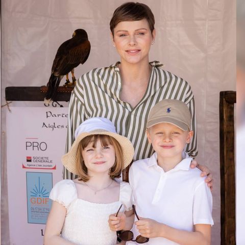 Fürstin Charlène meistert Auftritt mit ihren Kids Gabriella und Jacques mit Bravour.