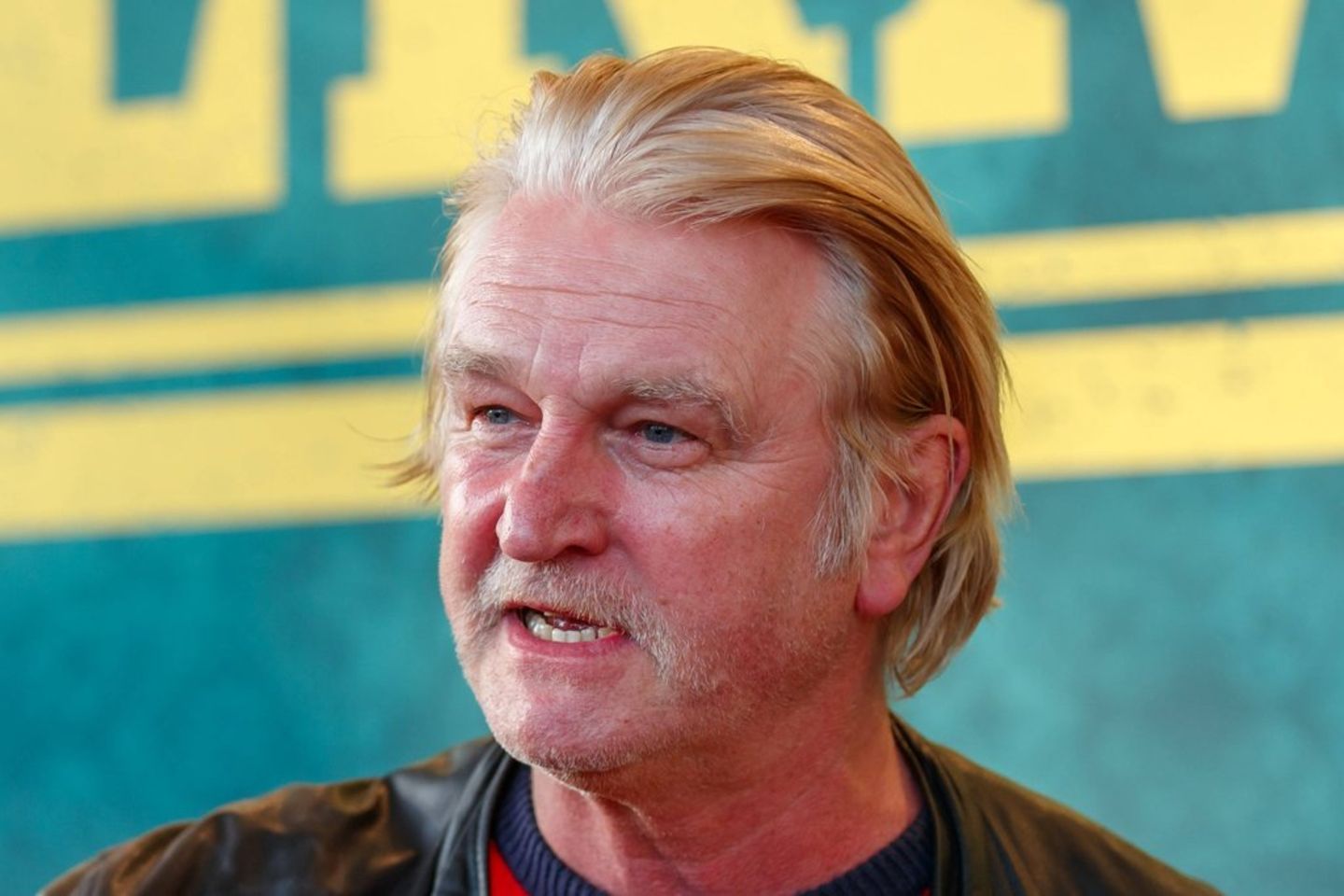 Detlev Buck übt Kritik an der Berichterstattung über Fälle wie Till Lindemann und Til Schweiger.