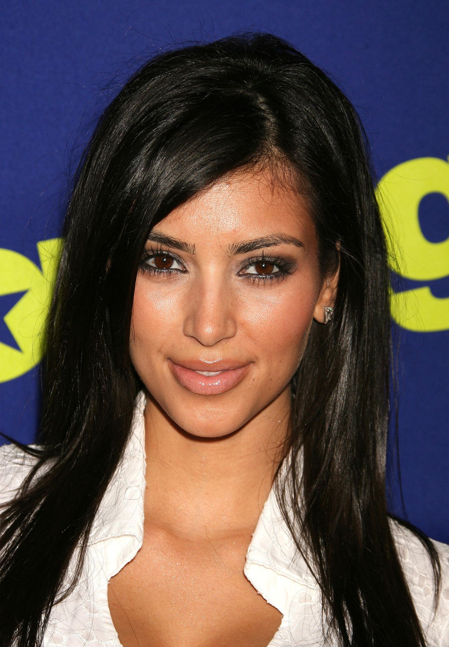 Dank ihrer Reality-Serie "Keeping up with the Kardashians" ist die optische Veränderung von Kim Kardashian gut dokumentiert. 2006 gleicht das Gesicht der Unternehmerin ihrem heutigen Erscheinungsbild kaum. 