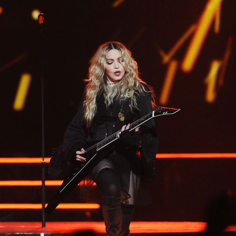 Madonna bei einem Auftritt vor mehreren Jahren. Derzeit ruht sie sich noch aus und steht nicht selbst auf der Bühne.