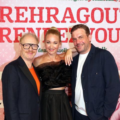 Sebastian Bezzel (r.), Lisa Maria Potthoff und Simon Schwarz bei "Rehragout-Rendezvous"-Premiere in München.