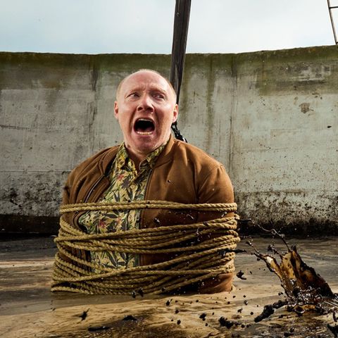 Privatdetektiv Rudi Birkenberger (Simon Schwarz) in "Rehragout-Rendezvous".