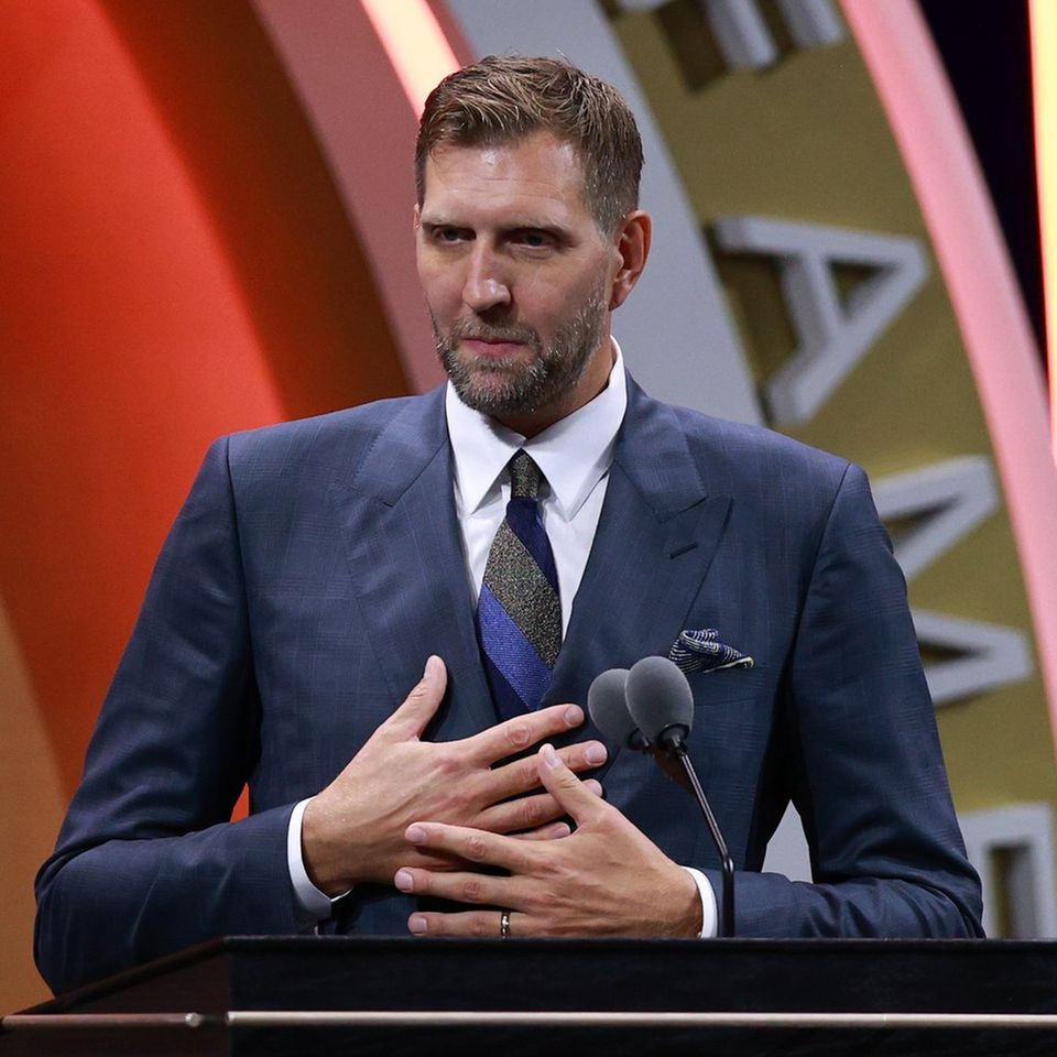 Dirk Nowitzki war bei seiner Rede sichtlich berührt.
