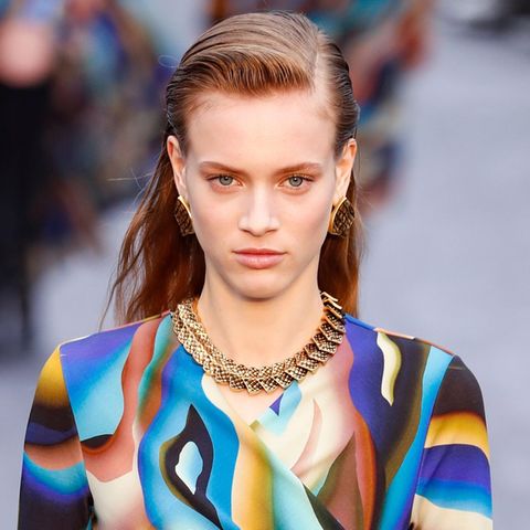 Psychedelic Prints sind 2023 einer der großen Mode-Trends des Spätsommers.