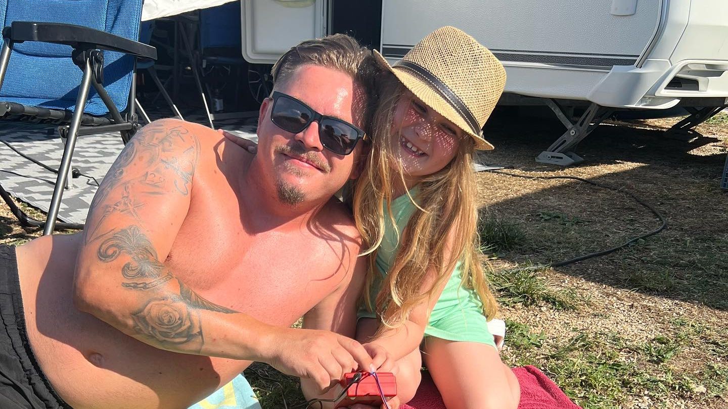Gustav Schäfer Süßes Ritual! "Tokio Hotel"Star gibt Einblicke in sein Familienglück