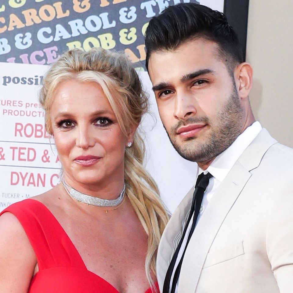 Britney Spears und Sam Asghari gehen nach sieben Jahren Beziehung und 14 Monaten Ehe in Zukunft getrennte Wege.