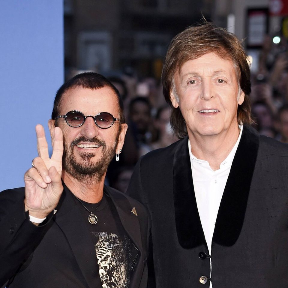 Ringo Starr und Paul McCartney (r.) gemeinsam auf dem roten Teppich.