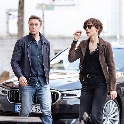 "In Wahrheit: Blind vor Liebe": Freddy (Robin Sondermann) und Judith (Christina Hecke) verfolgen eine Spur.
