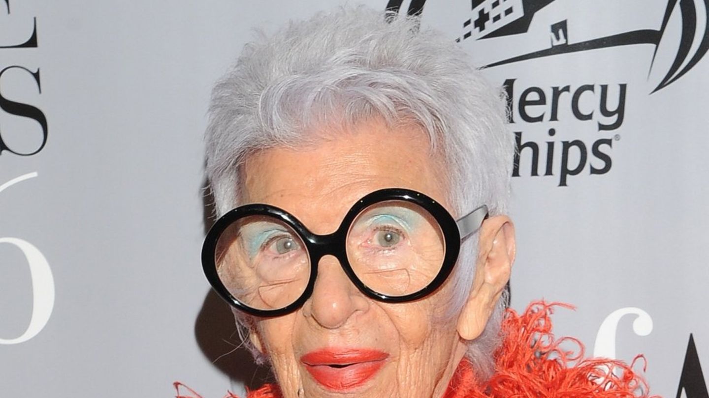 Iris Apfel wird 102: Fashion-Ikone feiert mit Rotwein