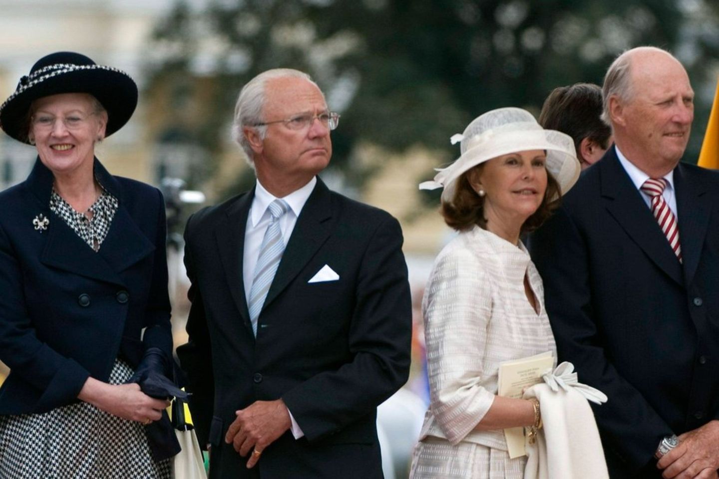 Enge Verbundenheit: Das schwedische Königspaar Carl Gustaf und Silvia (Mitte) mit Königin Margrethe von Dänemark und König Har