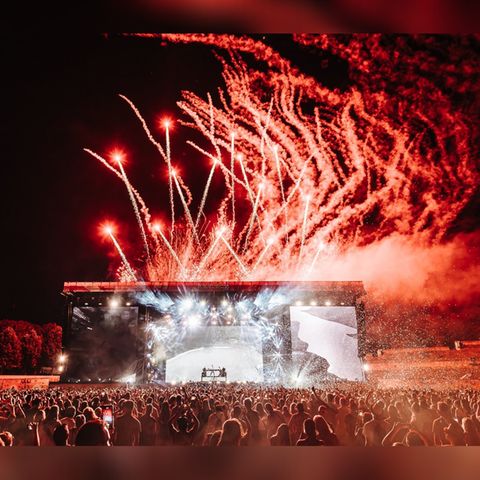 Livemusik und Feuerwerk gehörten auf dem Lollapalooza Berlin 2023 fest zusammen.