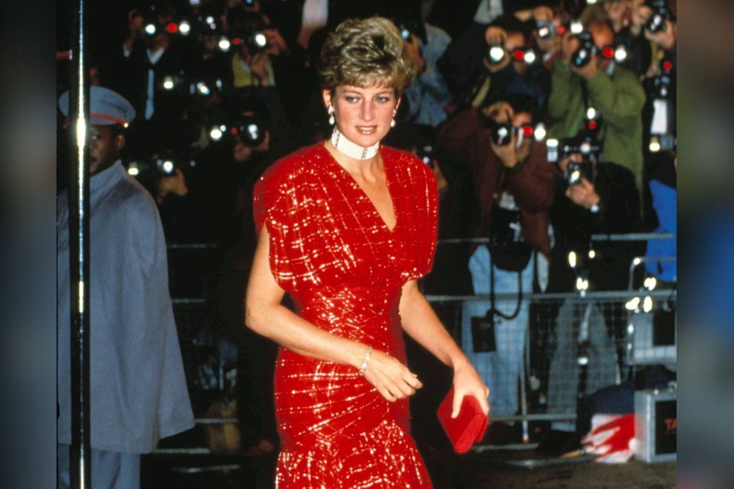 Prinzessin Diana bei der Premiere von "Hot Shots!" 1991 im Odeon Leicester Square in London.