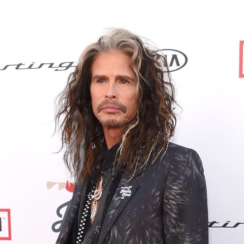 Auf Anraten seiner Ärzte darf Steven Tyler für einen Monat nicht singen.