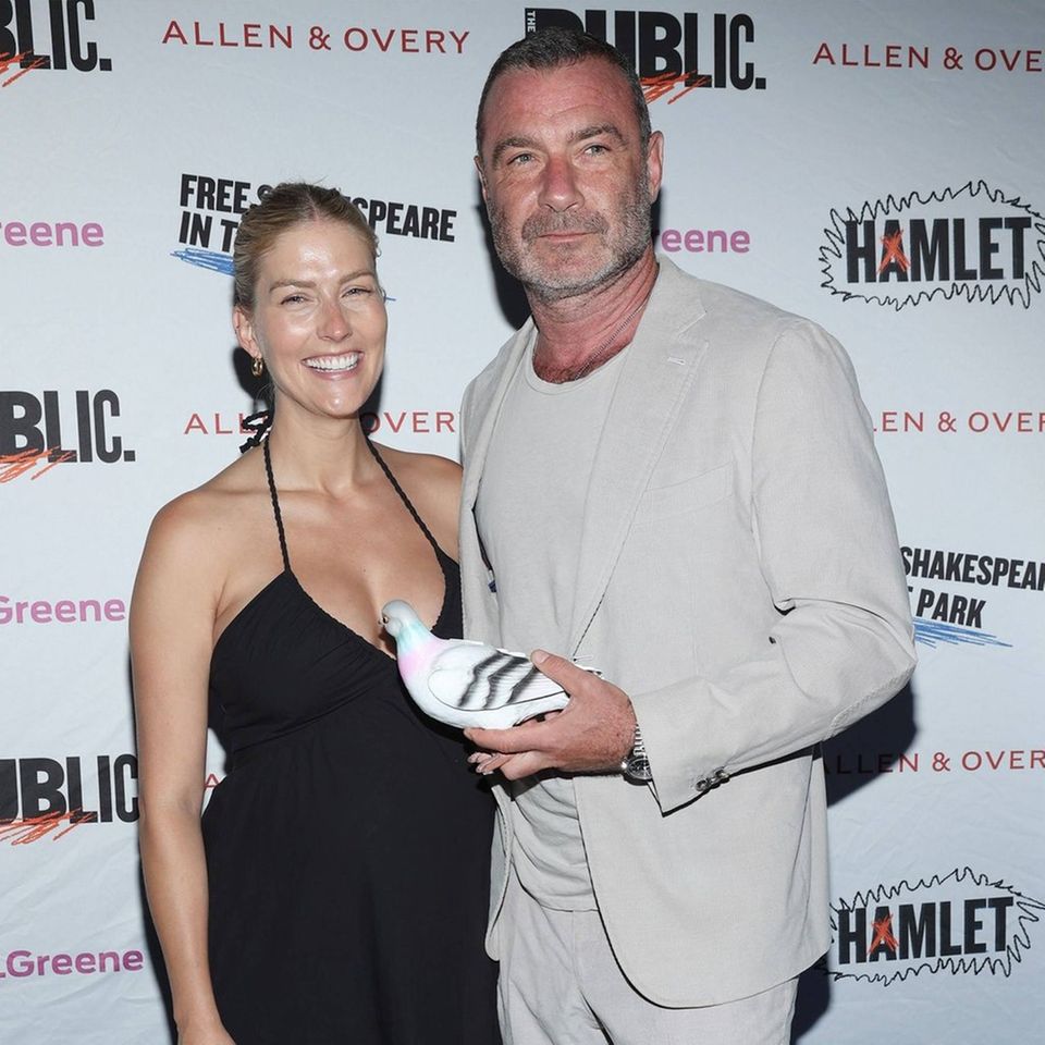 Liev Schreiber und Taylor Neisen haben ihr erstes gemeinsames Kind zur Welt gebracht.