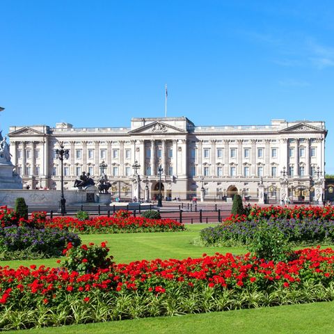 Der Buckingham Palast in London ist die wichtigste Residenz der Königsfamilie.