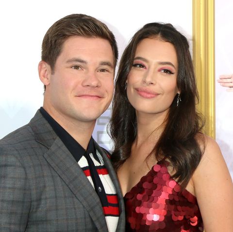 Adam DeVine und Chloe Bridges werden zum ersten Mal Eltern.