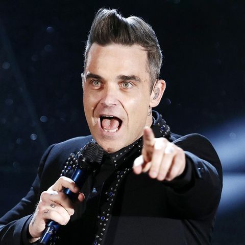 Während eines Konzerts von Robbie Williams verletzte sich ein Fan schwer - jetzt starb die Frau im Krankenhaus.