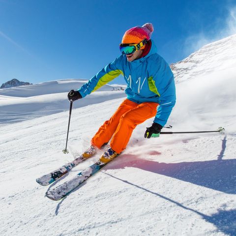 Beim Skifahren sind Kraft, Kondition und Gleichgewicht gefordert.