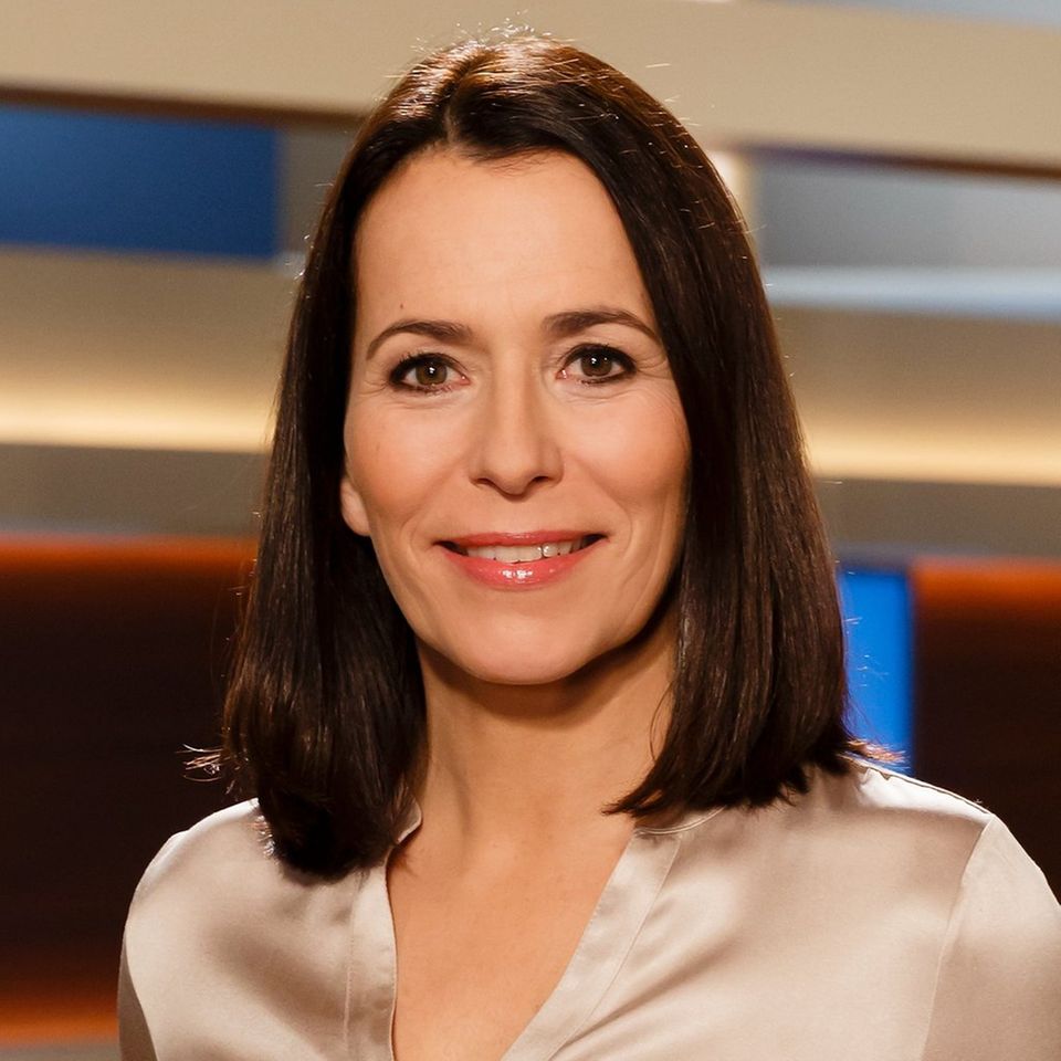 Anne Will verabschiedet sich nach 16 Jahren Polit-Talk von der Sendezeit am Sonntagabend im Ersten.