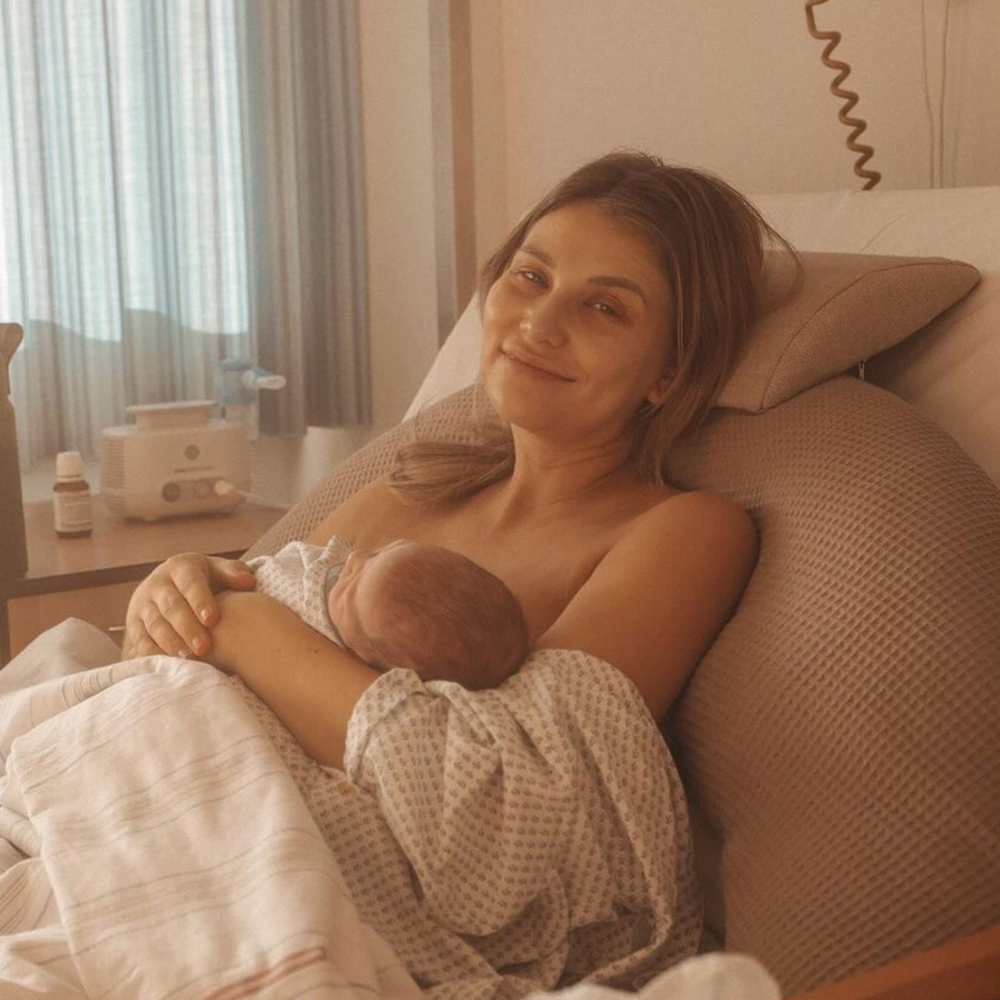 Ana Johnson zeigt erstes Foto mit Baby Maui