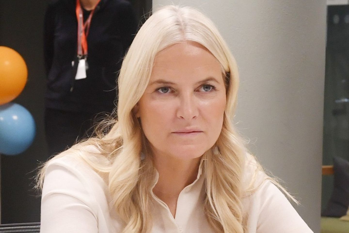 Surftrip Gate! Haakons Luxusurlaub Empört, Mette Marit Fehlt: Was Ist Los? - fc49owt