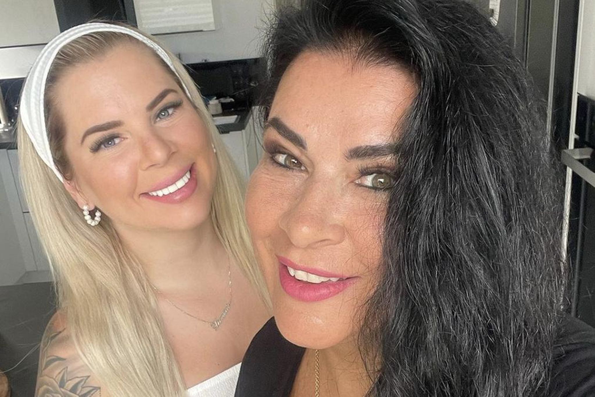 Jenny Frankhauser không còn theo dõi mẹ cô, Iris Klein, trên Instagram nữa