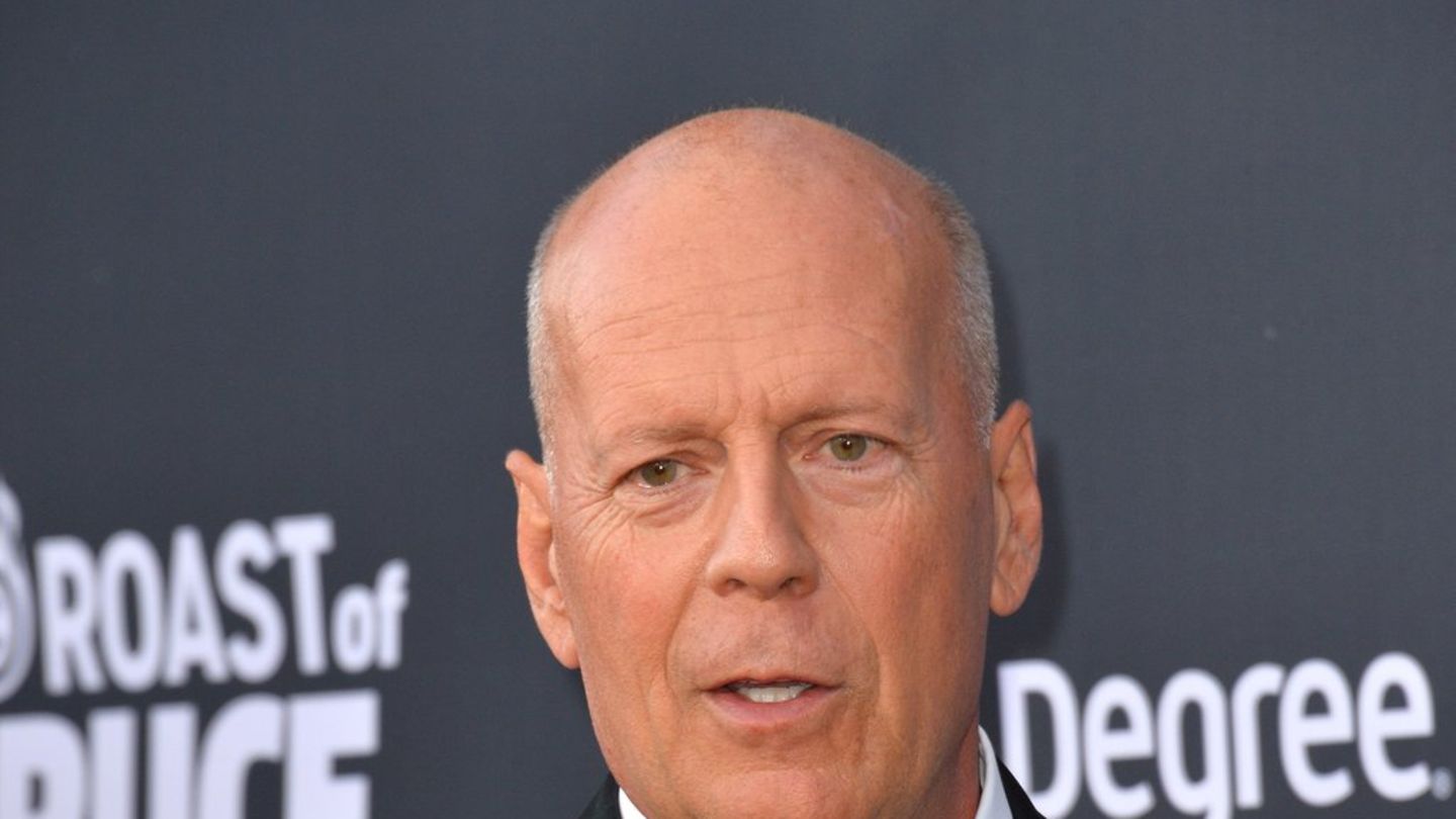 Bruce Willis Demi Moore Teilt Neues Bild Ihres Ex Manns