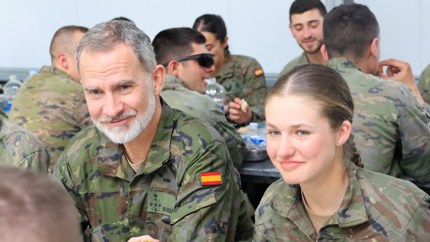 Prinzessin Leonor von Spanien Felipe überrascht sie beim Militär