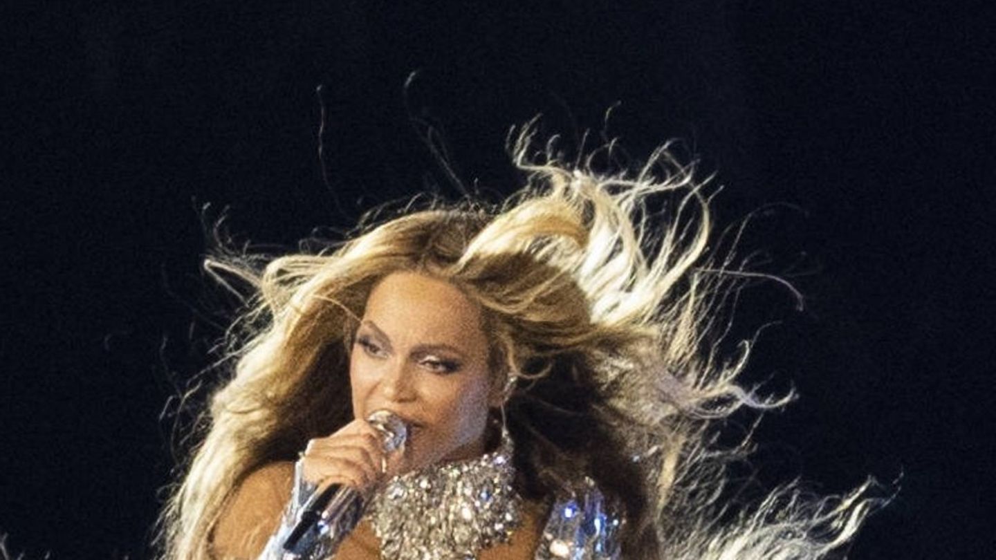 Beyoncé Neues Album Cover zeigt sie fast nackt