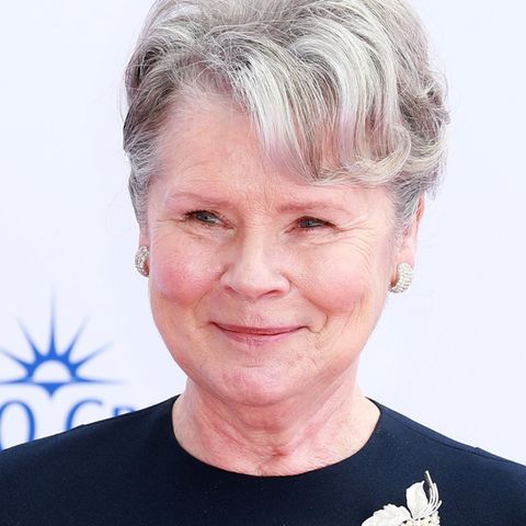 Imelda Staunton ist eine bekannte britische Schauspielerin. In Staffel fünf und sechs von "The Crown" war sie als Queen zu seh