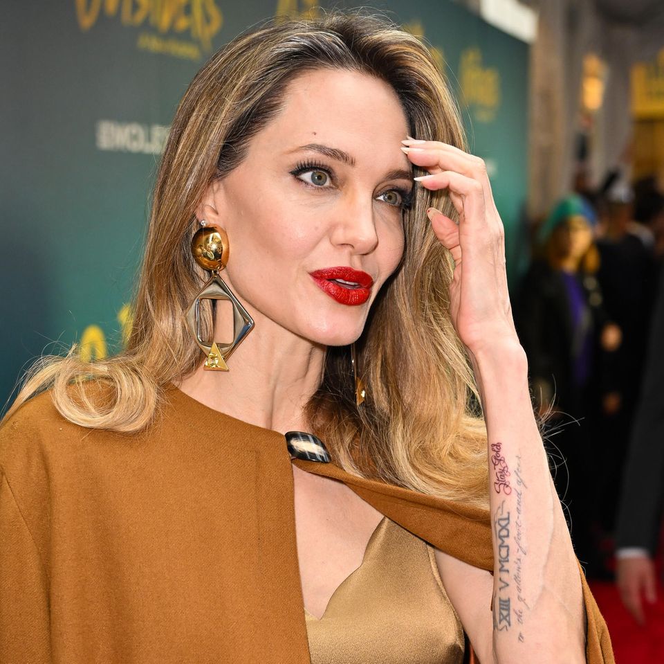 Angelina Jolie hat neues Tattoo