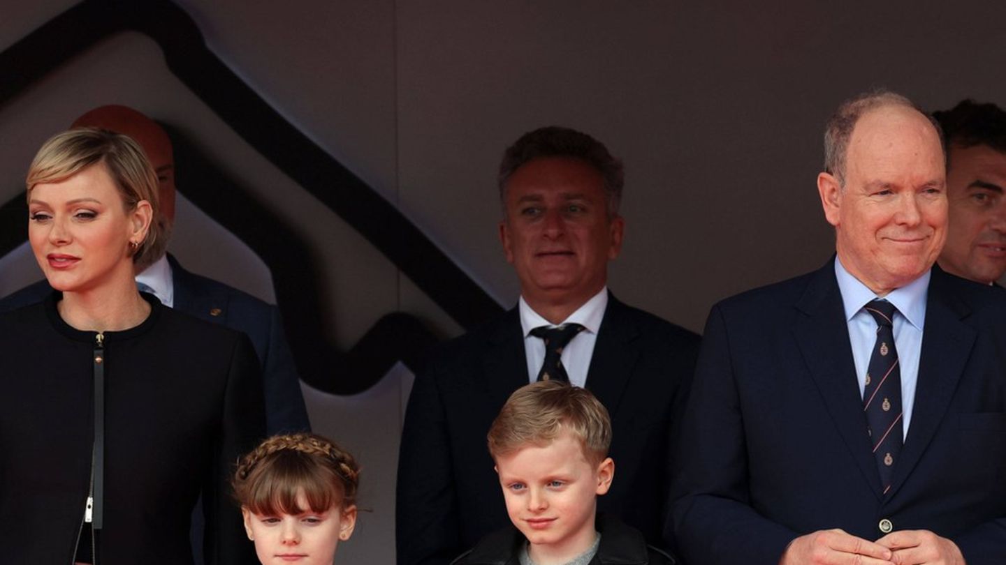 Gabriella und Jacques von Monaco In Lederjacken beim Autorennen