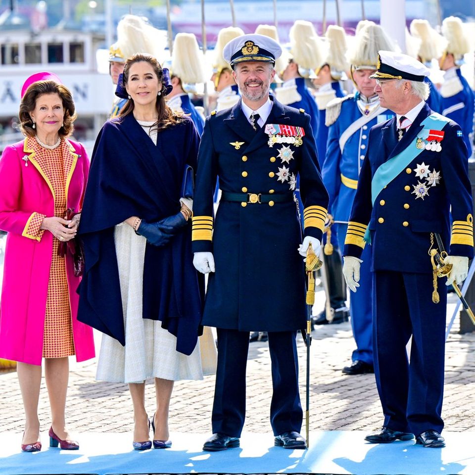 Königin Silvia neben Königin Mary und König Frederik neben König Carl Gustaf (v.l.n.r.) in Stockholm.