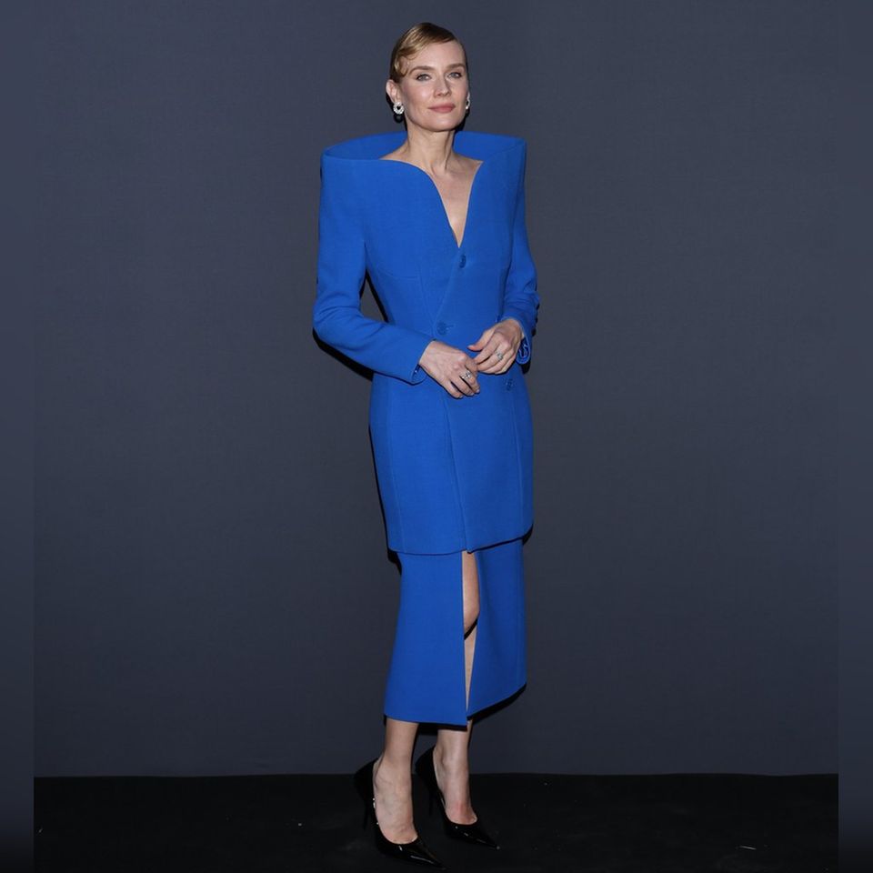 Schauspielerin Diane Kruger in ihrem blauen Balenciaga-Kostüm