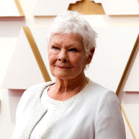 Judi Dench ist neben Sian Phillips die erste Frau, die in den Londoner Garrick Club aufgenommen wurde.