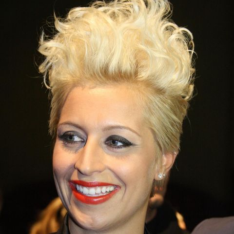 Awz: Komplett Neuer Look! Daniela'S Krasser Wandel: So Reagieren Ihre Kollegen! - eaqllbe