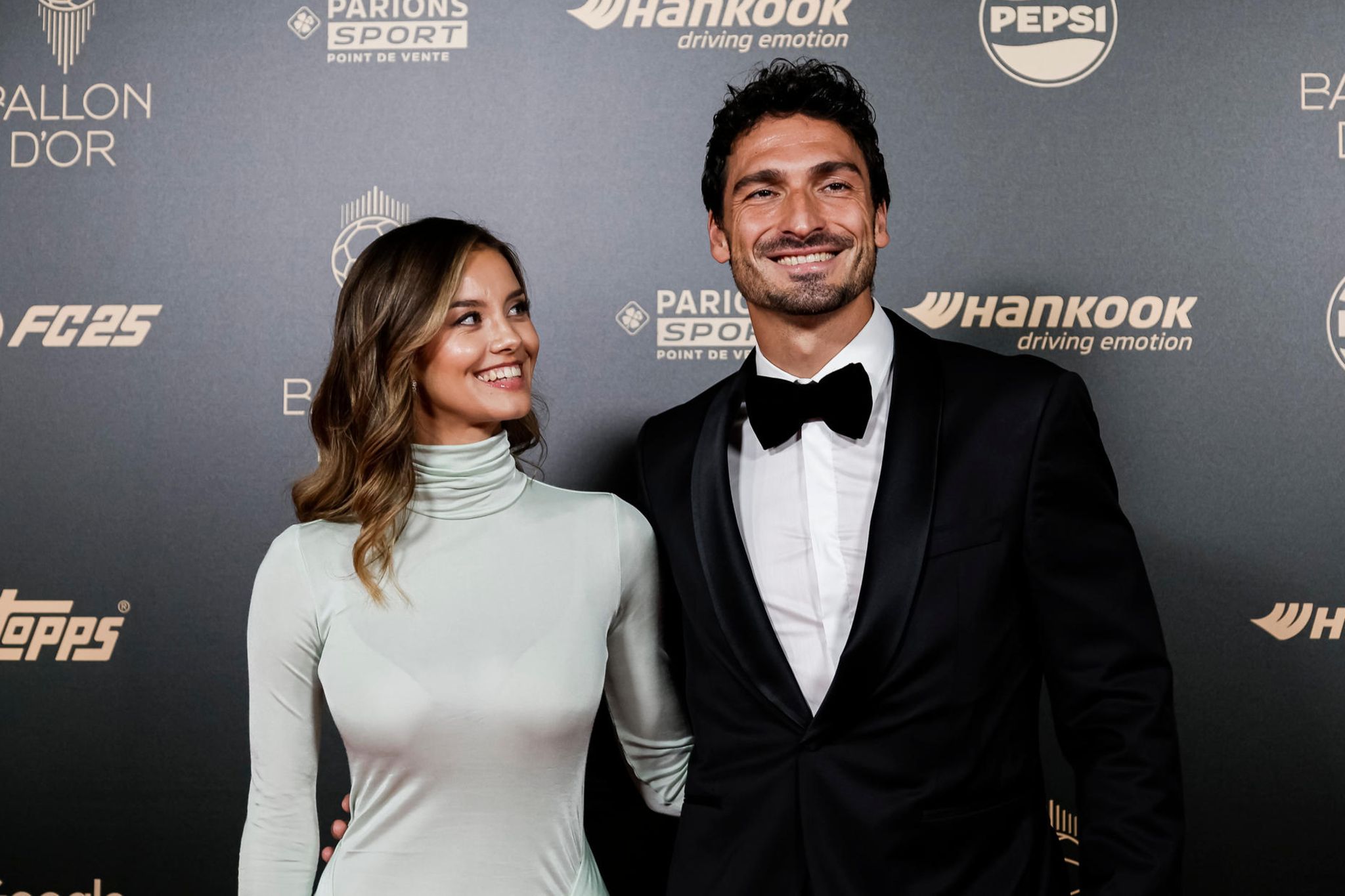Mats Hummels: Erster öffentlicher Auftritt mit Freundin Nicola Cavanis